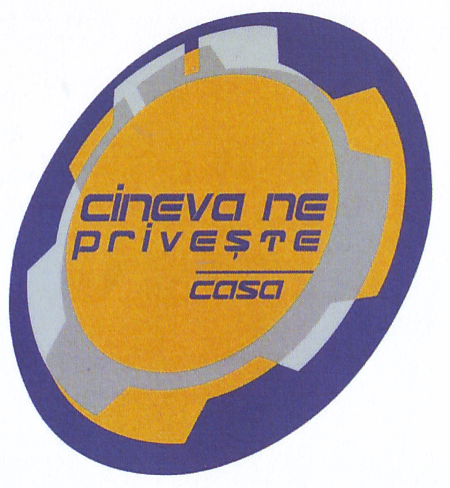 Cineva ne priveste - Casa